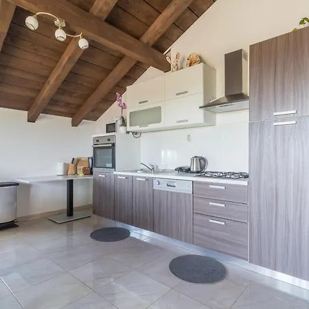 Apartment Tia - By Ta Leut Agency Privlaka (Zadar)
