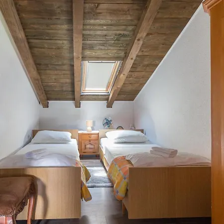 Tia - By Ta Leut Agency 아파트 *