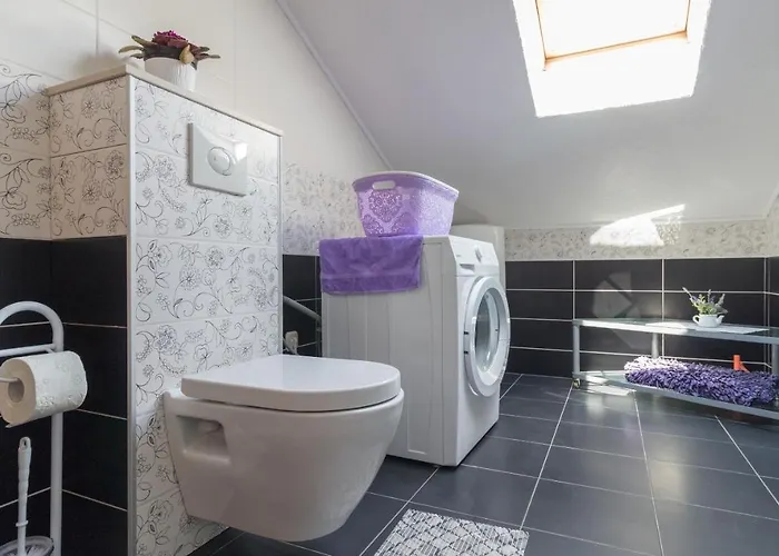 Tia - By Ta Leut Agency