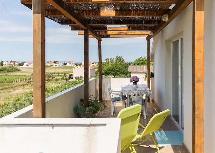 Tia - By Ta Leut Agency * 프리블라카