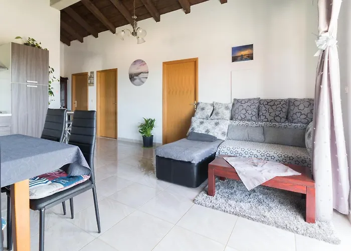 Tia - By Ta Leut Agency * 프리블라카